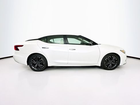 Used 2016 Nissan Maxima Platinum image 10