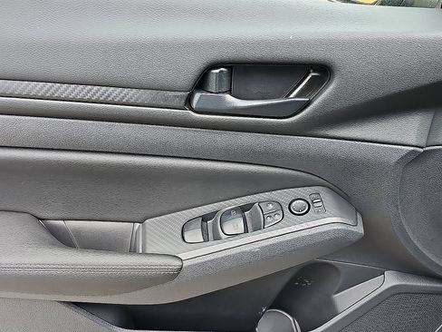 New 2026 Nissan Altima 2.5 SV AWD/4WD image 12