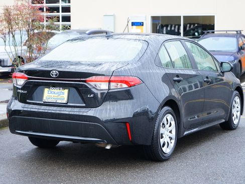 Used 2020 Toyota Corolla LE image 3