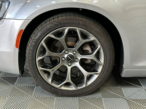 Used 2018 Chrysler 300 S RWD image 43