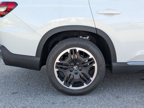 New 2026 Honda Pilot Touring image 11