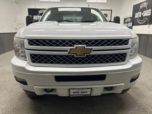 Used 2014 Chevrolet Silverado 2500 LTZ AWD/4WD image 2