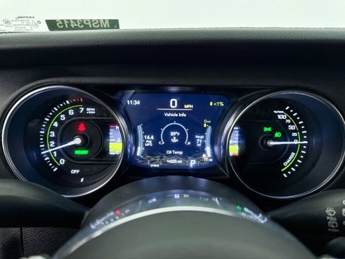 Used 2023 Jeep Wrangler Unlimited Sahara w/ Cold Weather Group image 25