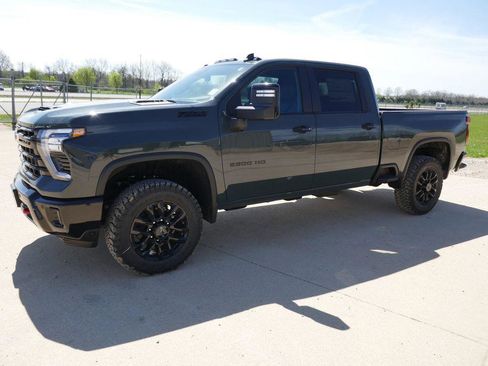 New 2026 Chevrolet Silverado 2500 LT w/ Trail Boss Package AWD/4WD image 9