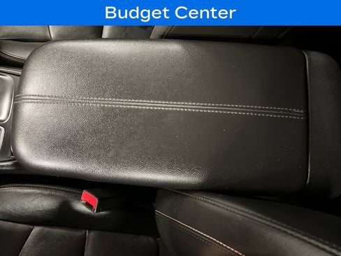 Used 2018 Chevrolet Equinox Premier FWD image 25