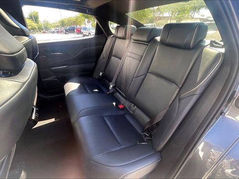 Used 2024 Toyota Crown Platinum AWD/4WD image 31
