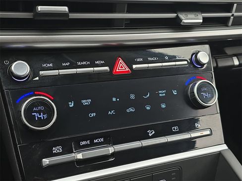 Certified 2025 Hyundai Santa Fe SEL image 24