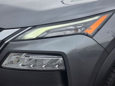 Used 2021 Nissan Rogue SL image 12