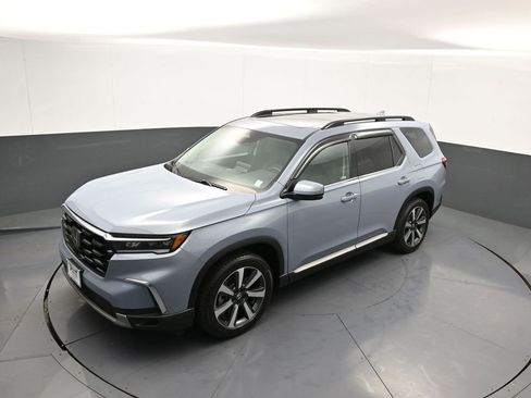Certified 2024 Honda Pilot Touring image 35