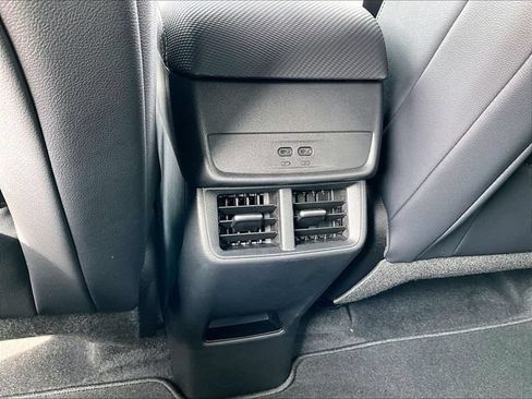 New 2027 Chevrolet Equinox LT w/ Convenience Package II FWD image 18