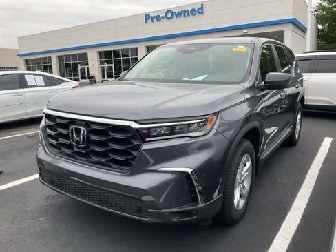 Used 2023 Honda Pilot LX image 12