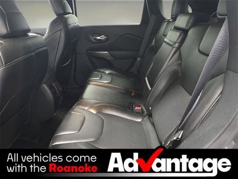 Used 2019 Jeep Cherokee Latitude Plus w/ Comfort/Convenience Group image 5