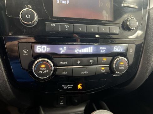 Used 2015 Nissan Rogue SV AWD/4WD image 16