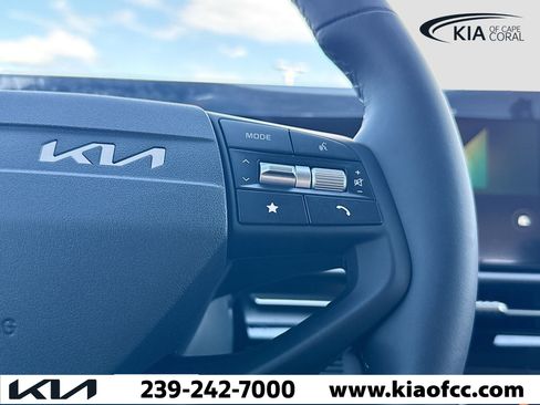 New 2026 Kia Sportage EX image 36