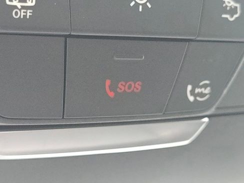 Certified 2022 Mercedes-Benz E 350 4MATIC Sedan image 9