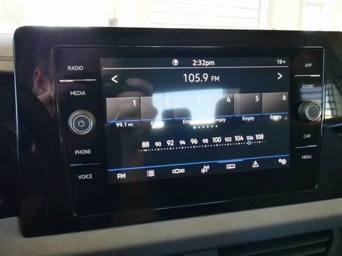 New 2025 Volkswagen Jetta SE image 18