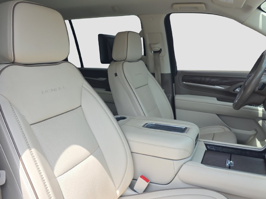 Used 2023 GMC Yukon XL Denali w/ Advanced Technology Package AWD/4WD image 19