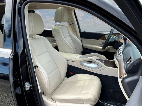 Used 2020 Mercedes-Benz GLS 450 4MATIC image 30