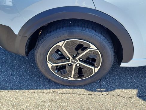 New 2026 Kia Niro EX FWD image 38