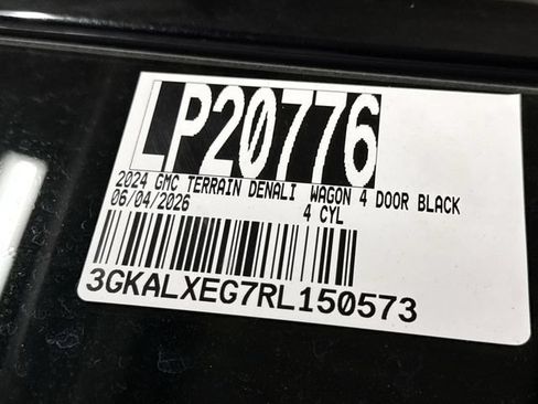 Certified 2024 GMC Terrain Denali w/ Black Diamond Edition AWD/4WD image 34