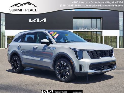 Certified 2025 Kia Sorento SX FWD image 1