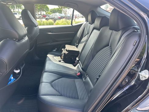 Used 2023 Toyota Camry SE image 6