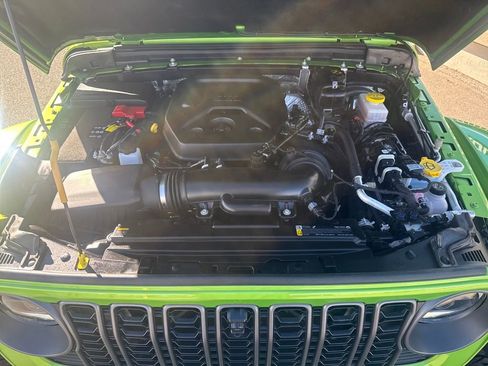 Used 2025 Jeep Wrangler Unlimited Rubicon image 24