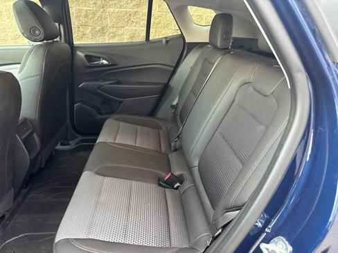 Used 2024 Chevrolet Trax LT w/ Sunroof Package FWD image 12
