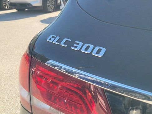 Used 2017 Mercedes-Benz GLC 300 4MATIC image 14
