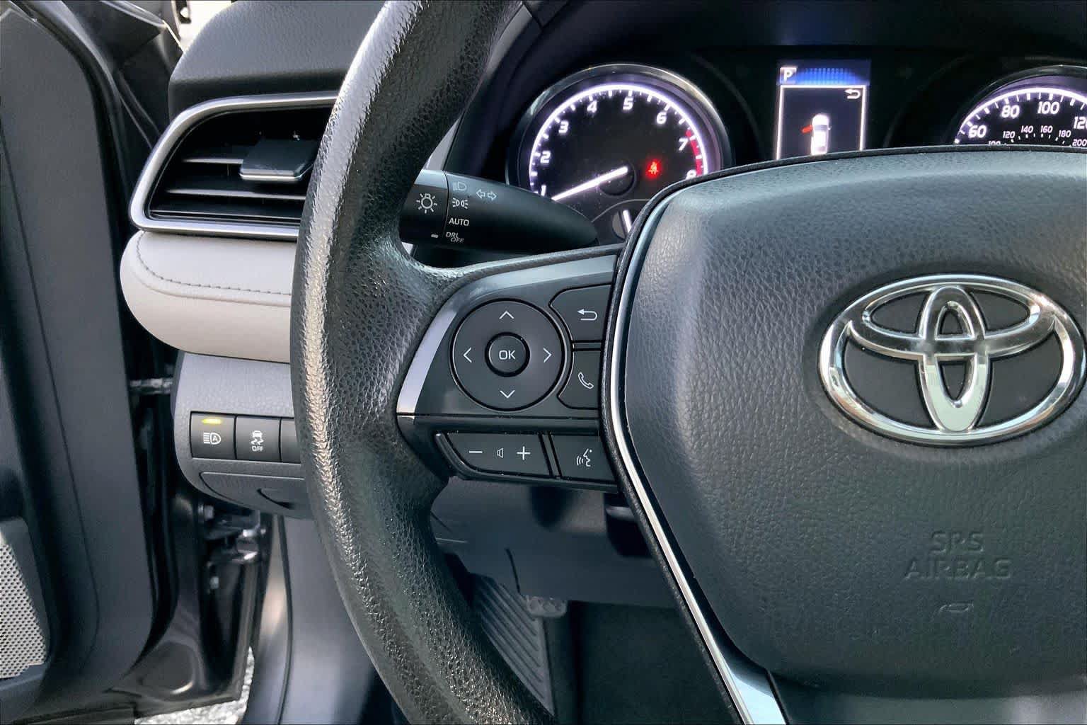 Used 2020 Toyota Camry LE FWD image 21