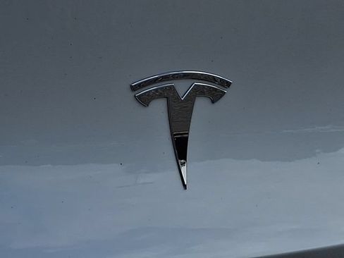 Used 2024 Tesla Model Y Long Range AWD/4WD image 30