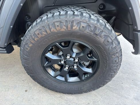 Used 2019 Jeep Wrangler Unlimited Sahara w/ Quick Order Package 24M Moab image 9