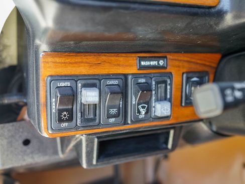 Used 1995 HUMMER H1 4-Door Wagon image 30