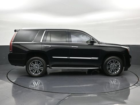 Used 2019 Cadillac Escalade 2WD image 6
