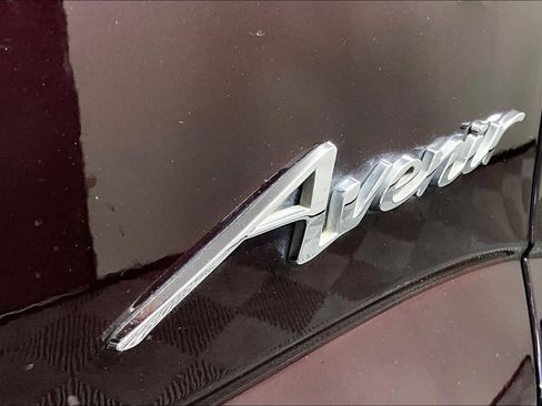 Certified 2022 Buick Enclave Avenir w/ Avenir Technology Package image 9