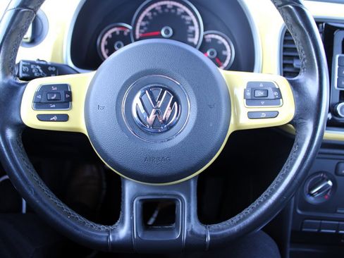 Used 2014 Volkswagen Beetle TDI image 22