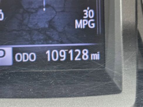 Used 2017 Toyota Tacoma TRD Sport RWD image 28