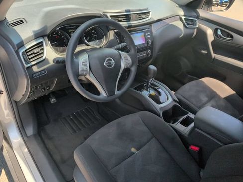 Used 2016 Nissan Rogue S w/ Appearance Package AWD/4WD image 10