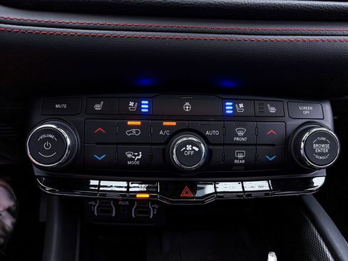Used 2024 Dodge Durango R/T AWD/4WD image 25