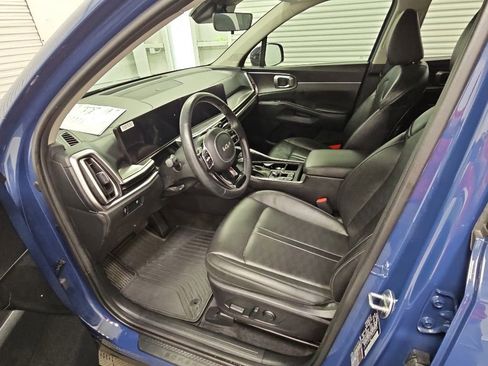 Used 2024 Kia Sorento S w/ Panoramic Sunroof Package FWD image 11