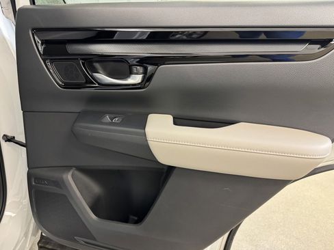 Used 2025 Honda CR-V EX-L image 26