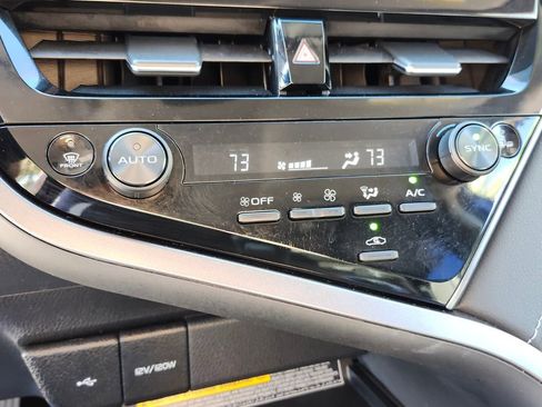 Used 2021 Toyota Camry XSE image 23