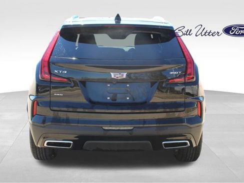 Used 2025 Cadillac XT4 Premium Luxury image 6