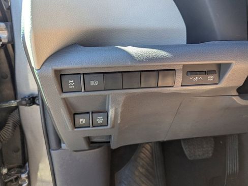 Used 2024 Toyota Sienna XLE image 24