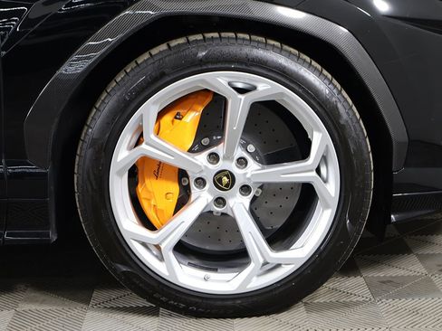 Used 2022 Lamborghini Urus image 28