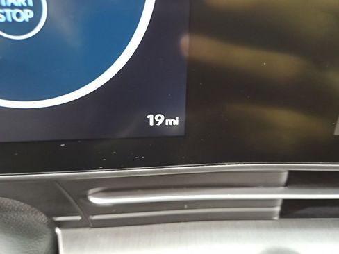 Used 2025 Hyundai Kona Limited image 18