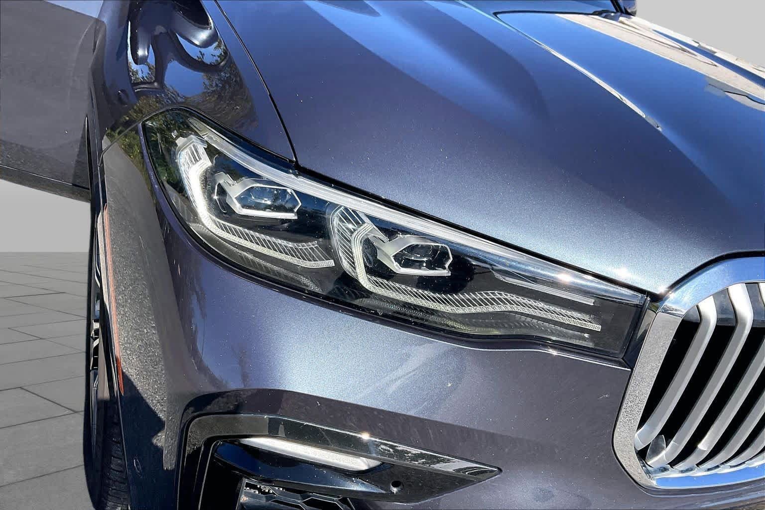 Used 2021 BMW X7 xDrive40i w/ M Sport Package AWD/4WD image 29
