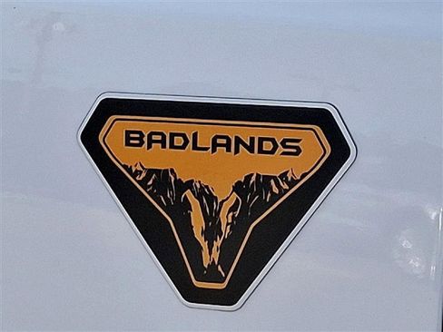 Used 2023 Ford Bronco Badlands image 4