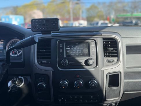 Used 2018 RAM 2500 Tradesman w/ Chrome Appearance Group image 28