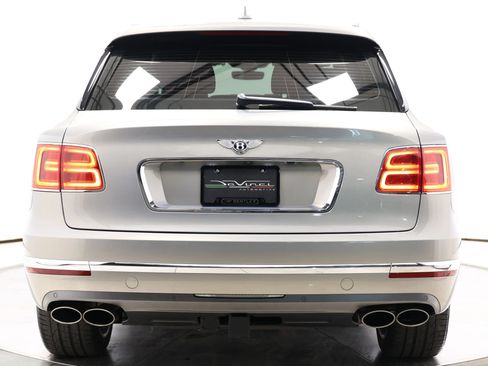 Used 2018 Bentley Bentayga Onyx Edition AWD/4WD image 74